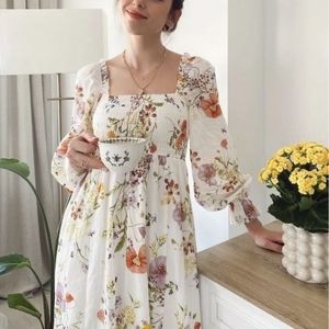 H&M Wildflower Smock-Detail Dress 💐